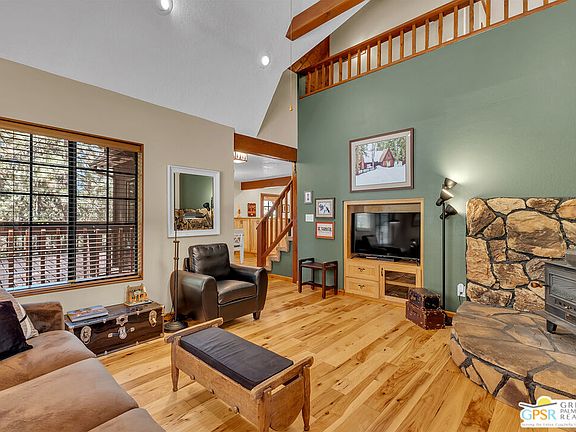 5th image of 25307 Acorn Ln