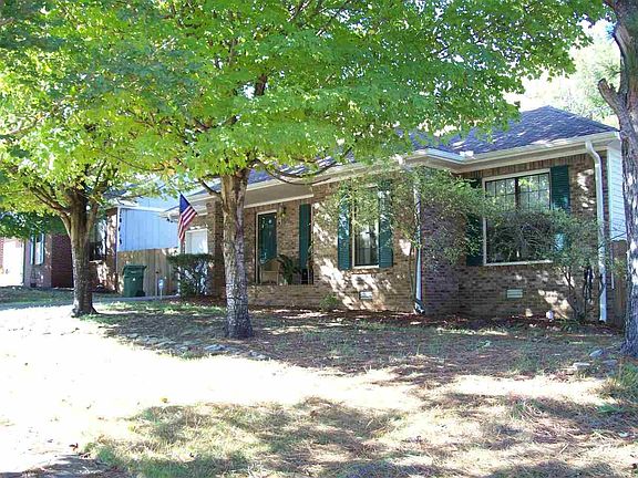 2nd image of 733 Wynsom Dr SE