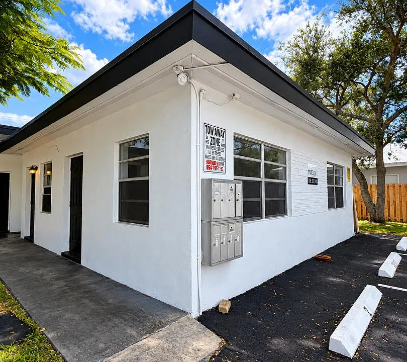 424 NW 15th Ter #1