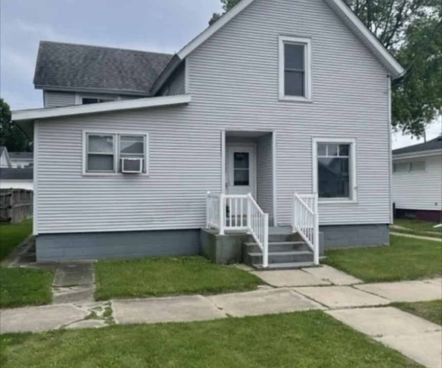 1437 Illinois Ave #1/2