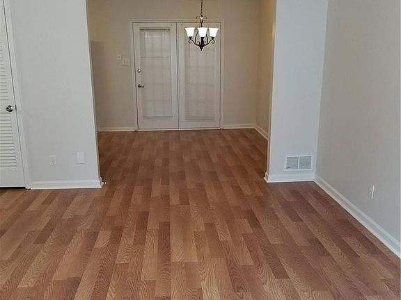 5th image of 206 Mill Creek Pl #206