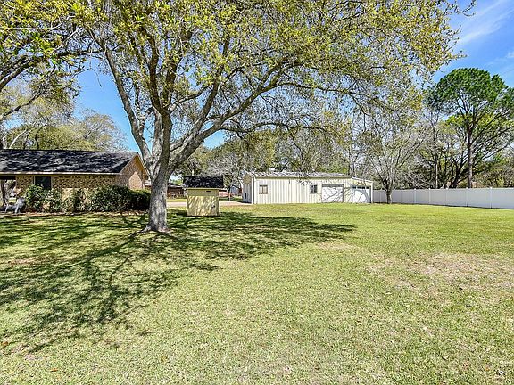 4th image of 2719 Vail St