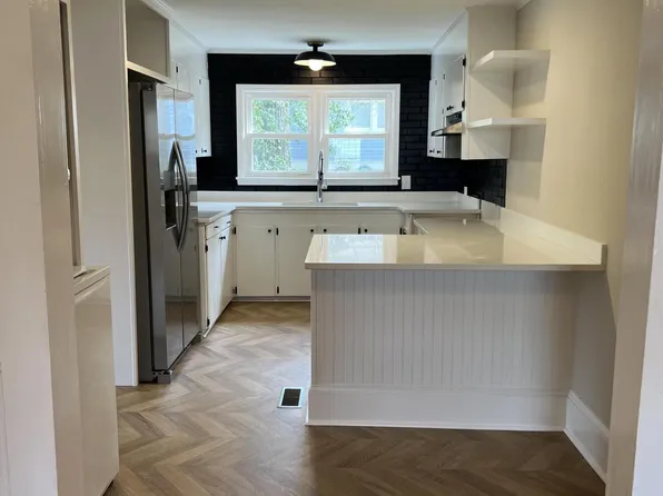 145 E Vermont Avenue, Southern Pines, NC 28387