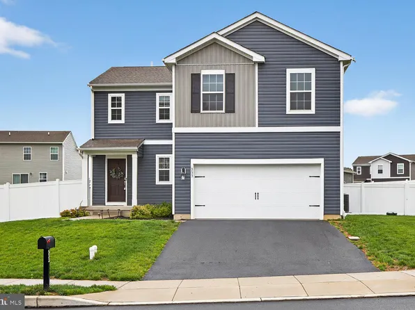 533 E 4th St, Bernville, PA 19506