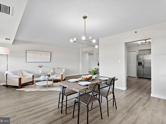 3rd image of 3709 S George Mason Dr APT 309E