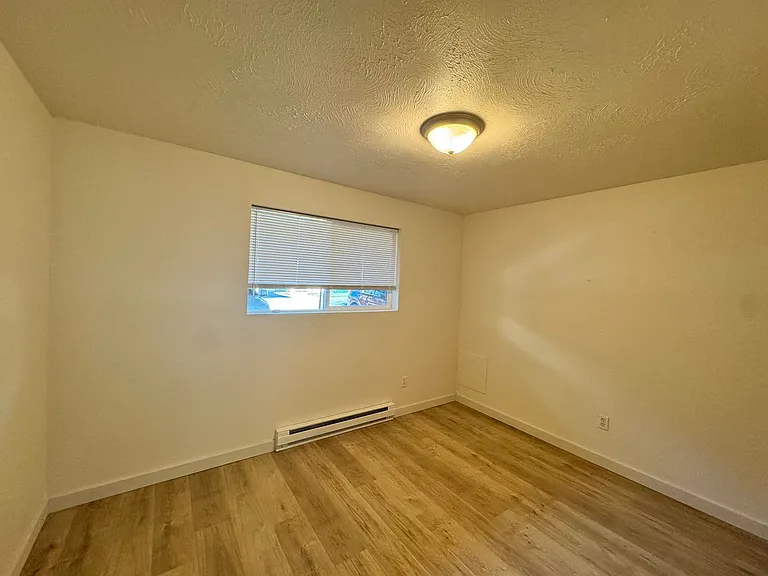 Main Fourplex — Photo 10