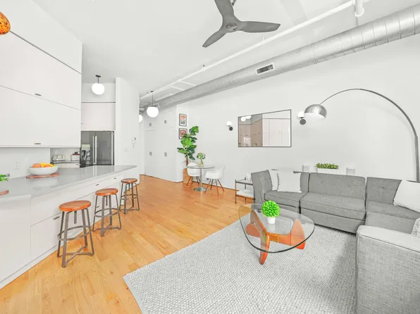 176 Johnson Street 2E image 2 of 13