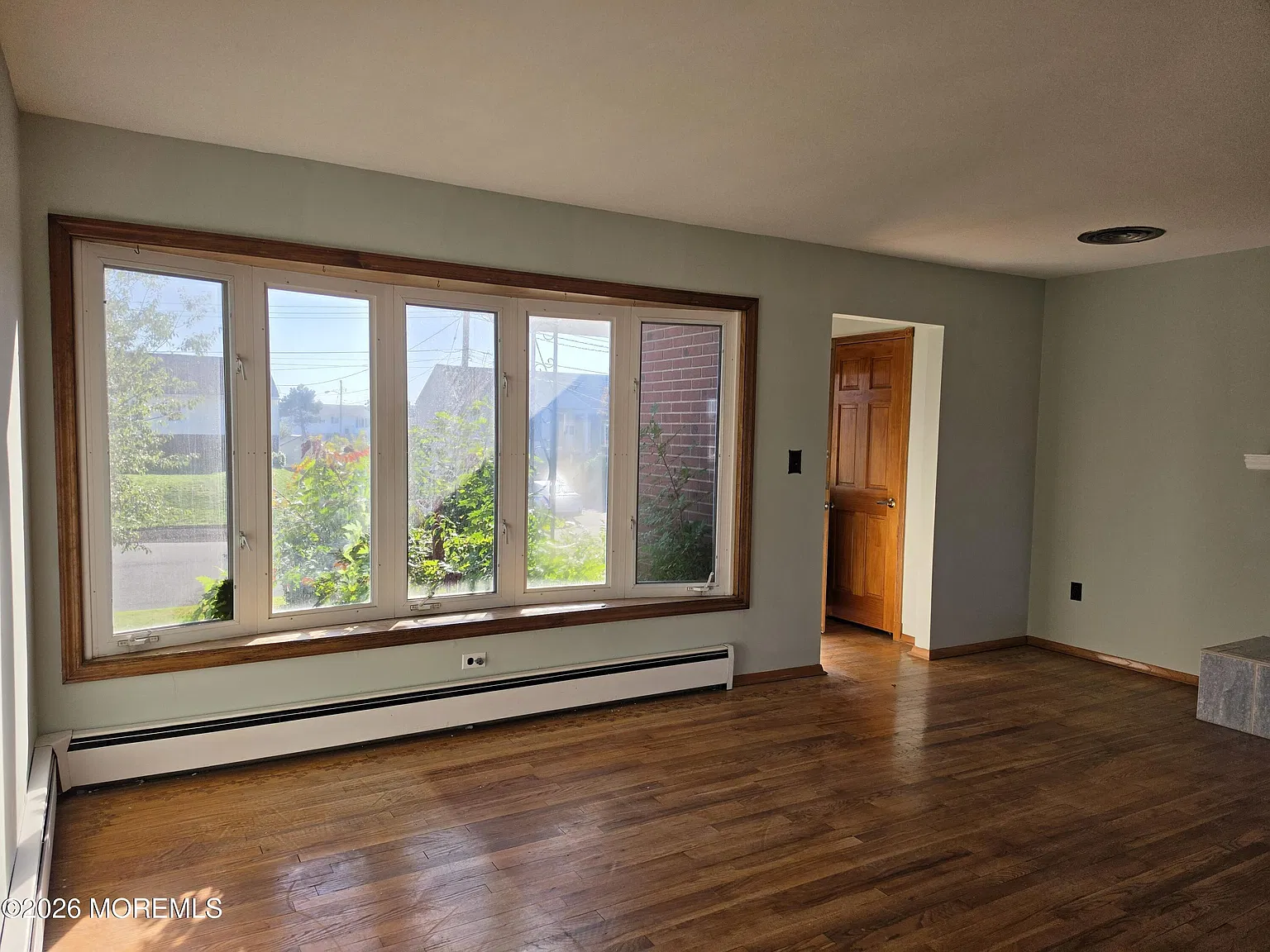 4 bed, 2277 sqft, $4,250 — Photo 4