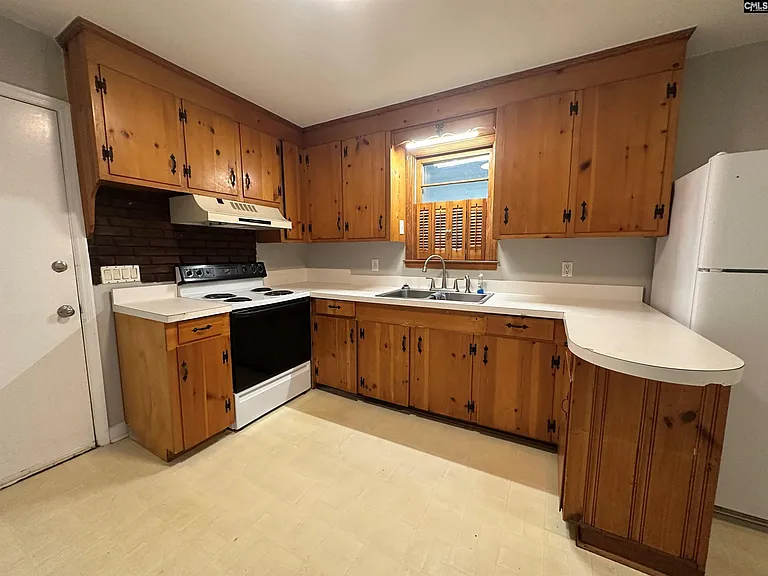 1707 Northland Dr — Photo 5