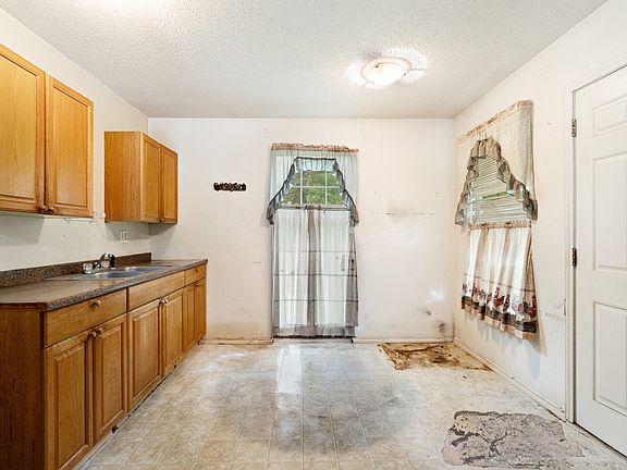 4th image of 474 11th St NE