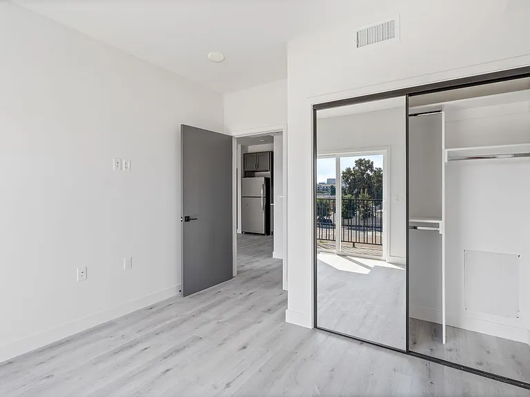 6904 Eton Ave — Photo 4
