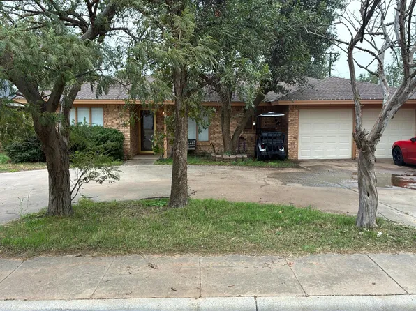 308 Sandalwood Ln, Levelland, TX 79336