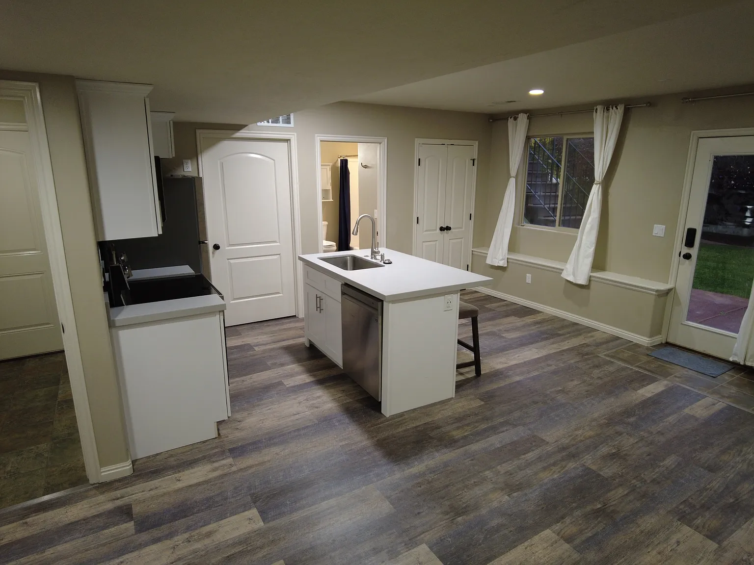 1 bed, 850 sqft, $1,490 — Photo 3