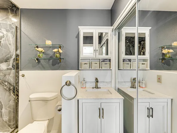 645 W Portobello Ave #B, Mesa, AZ 85210
