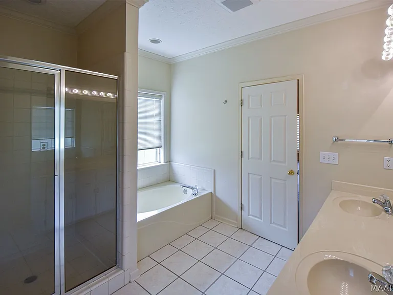 1691 Rambling Brook Ln — Photo 30