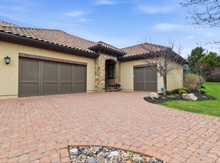 3214 W 137th St, Leawood, KS 66224