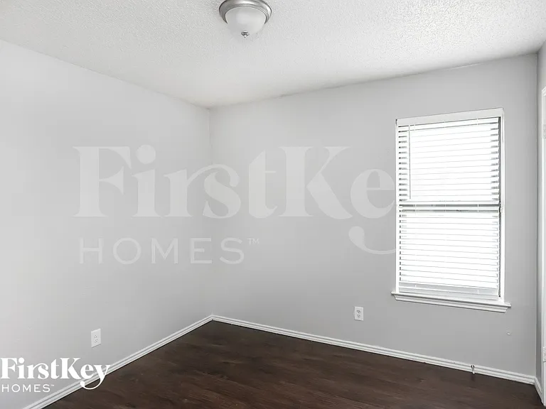 1317 Edelweiss Dr — Photo 12