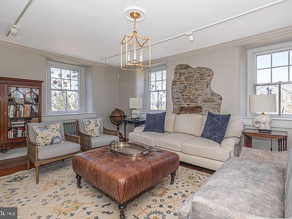 4th image of 718 Telegraph Rd