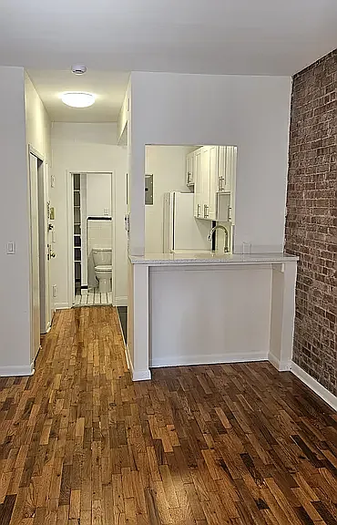189 E 93rd St #2C — Photo 4