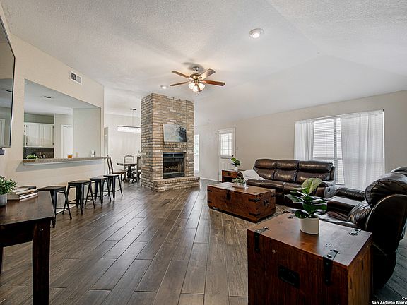 4th image of 10970 LAKE PATH DR