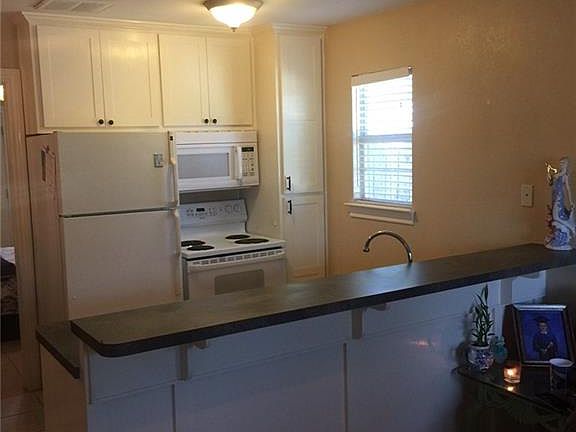 5th image of 1009 E Live Oak St