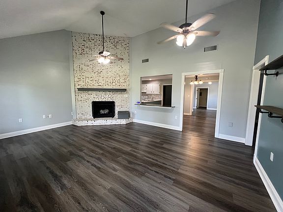 3rd image of 15 Bayberry Dr
