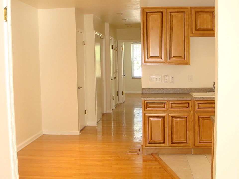 HALLWAY & KITHCEN