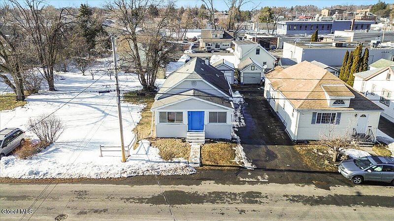 3rd image of 9 Elmhurst Avenue