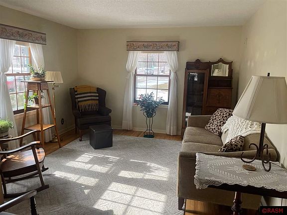 4th image of 317 College Ave