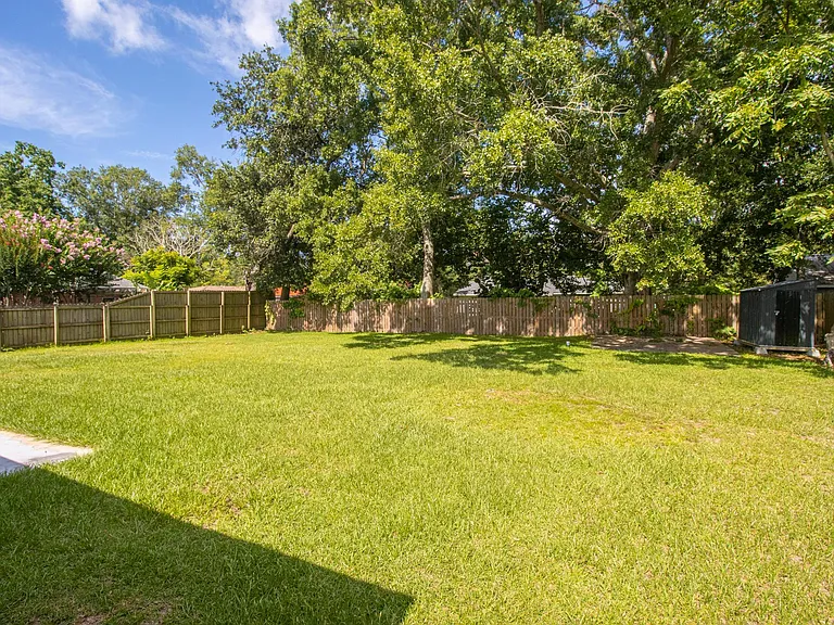 282 McCool St — Photo 2