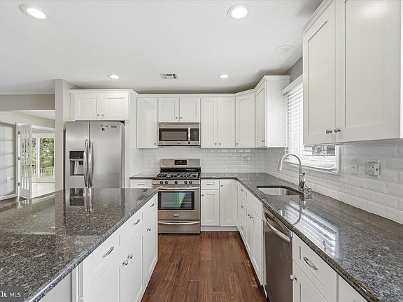 5th image of 298 Costa Mesa Dr
