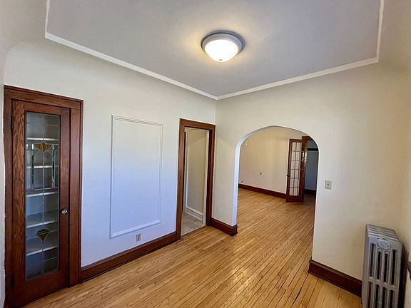 5th image of 4455 N Oakland Ave #102