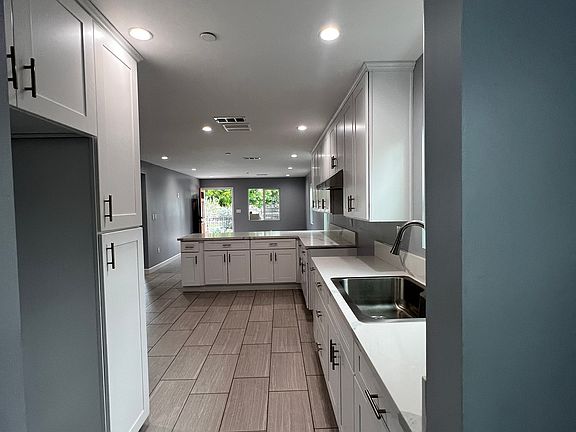 5th image of 3514 S Gramercy Pl #3514