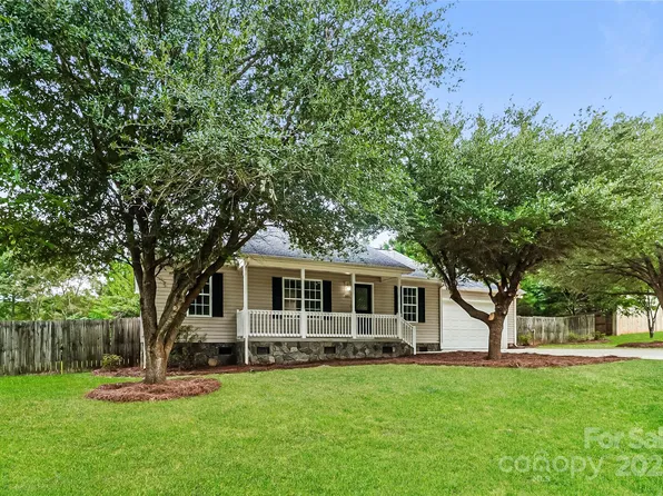 2004 Beau Dr, Stanley, NC 28164