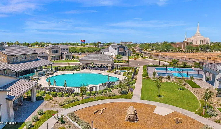 2648 E Longhorn Ct — Photo 35
