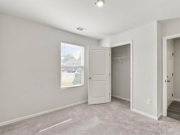 4th image of 515 Dayspring Dr