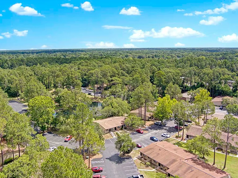 Pelican Pointe — Photo 16