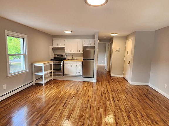 2nd image of 211 Glen Cove Ave APT 3