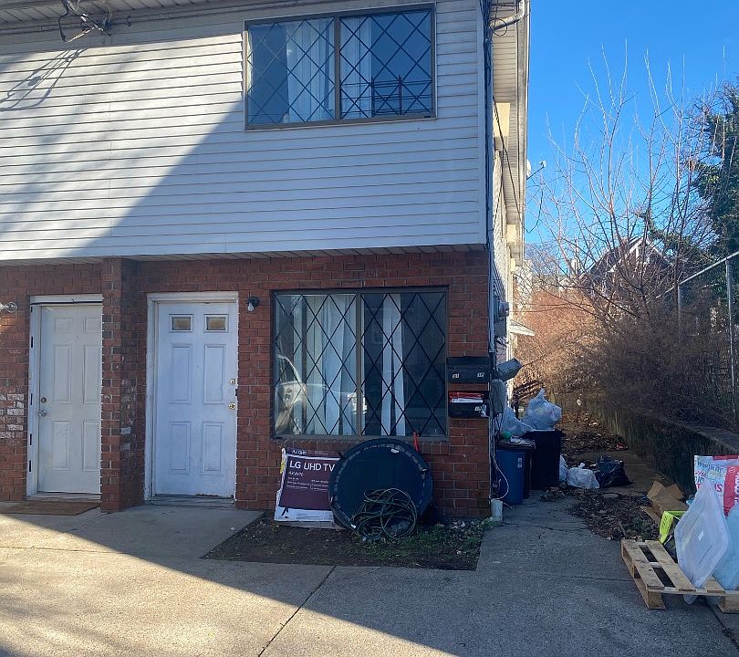 2nd image of 31 Caroline St