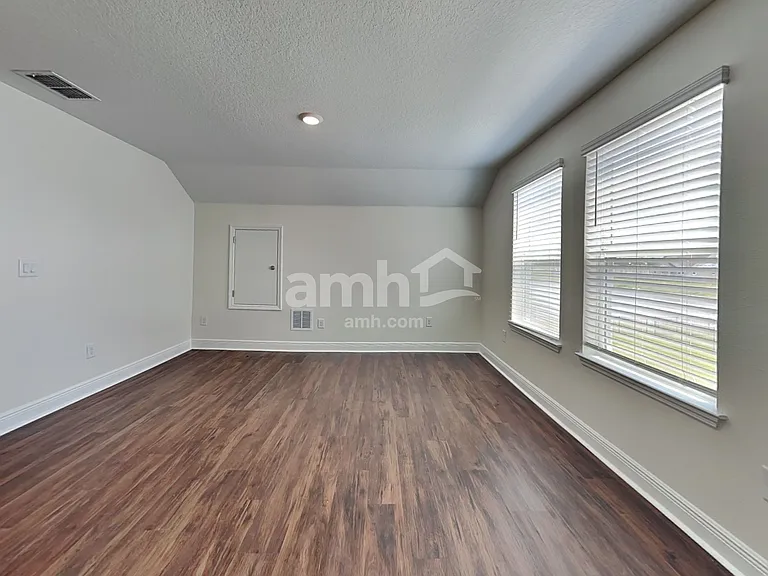 14511 Cedar Mill Dr — Photo 7