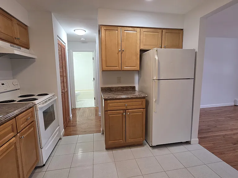 65 Miller St #A4 — Photo 3