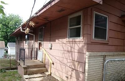 2nd image of 602 SW 12th St