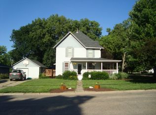 104 E Hazelwood Ave, Waterville, KS 66548
