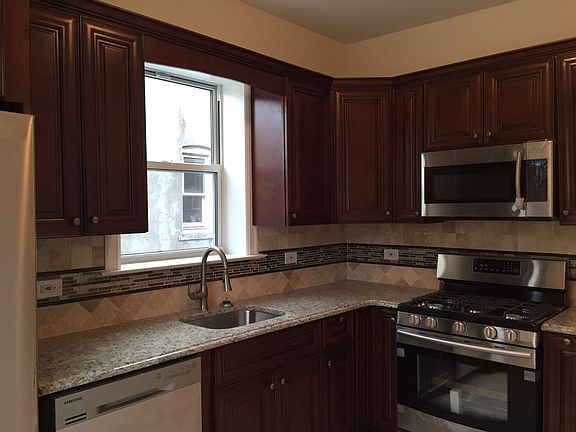 4th image of 2831 36th St