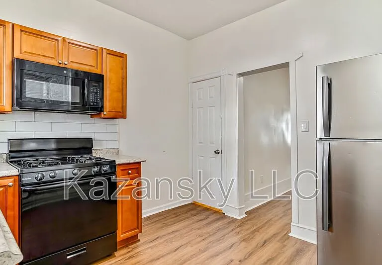 4808 N Franklin St — Photo 2