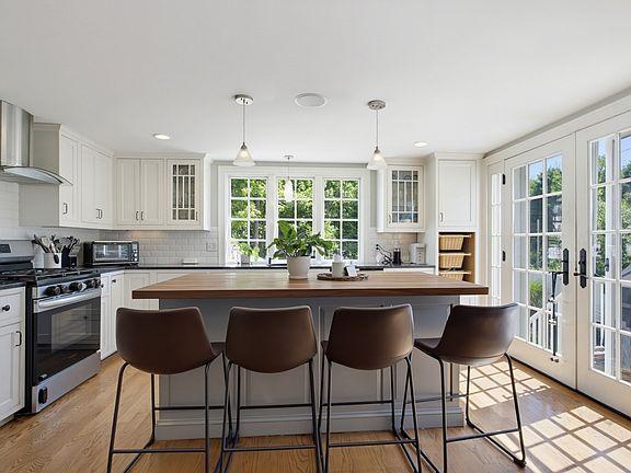 3rd image of 166 Southville Rd #A