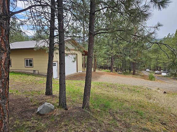 2nd image of 3 Skunk Alley Ln