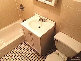 Rented by aptsandlofts.com