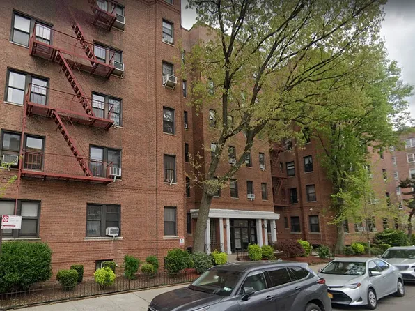 100-10 67th Road image 1 of 1