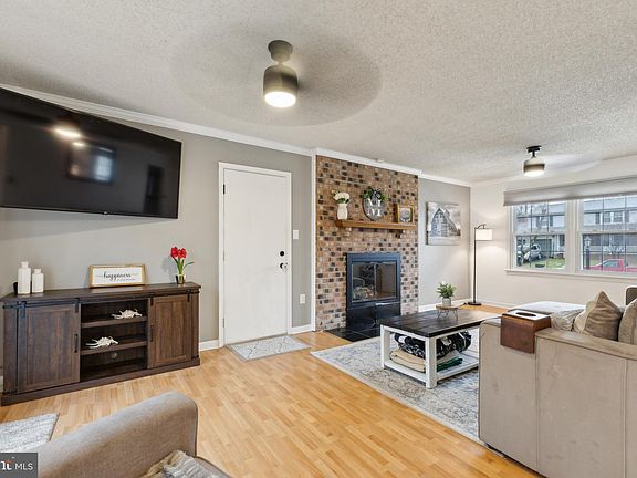 5th image of 16017 Laconia Cir